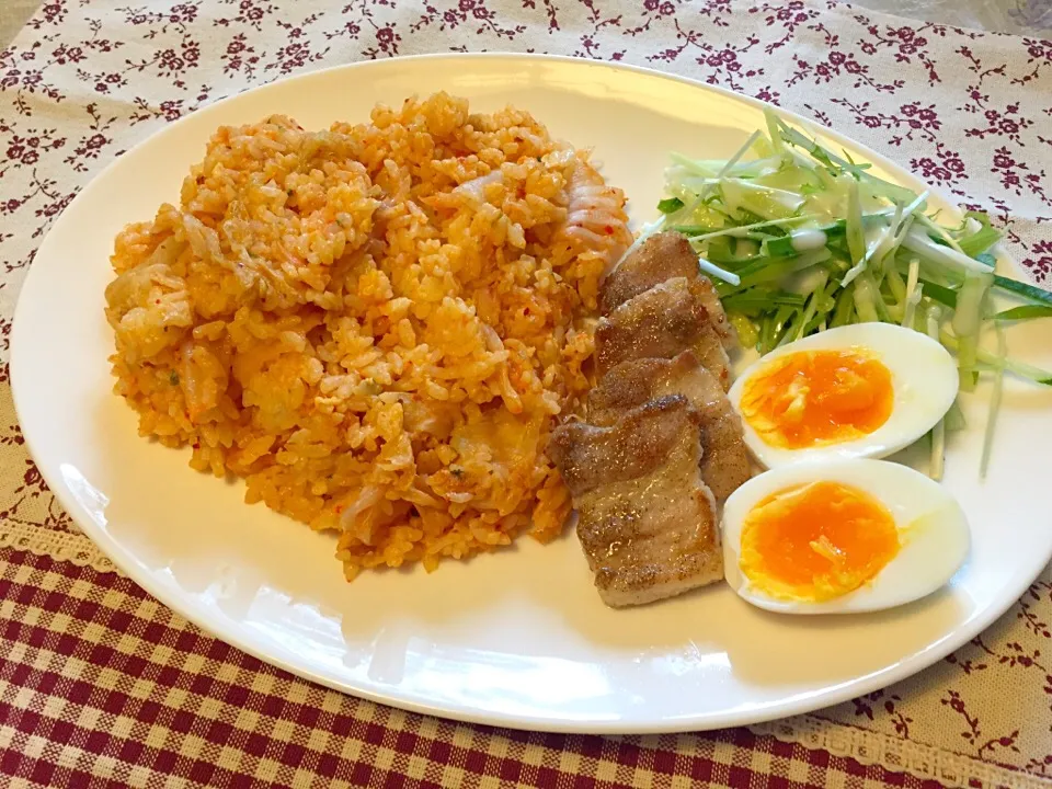 今日の昼食は…キムチチャーハン✨|Makikoさん