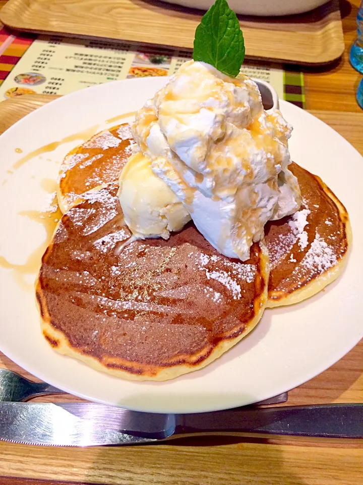 休日の癒し🌷クリームチーズ入りパンケーキ|ゆかさん