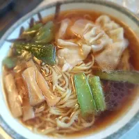 Snapdishの料理写真:冷凍のワンタン麺|宮原 隆次さん