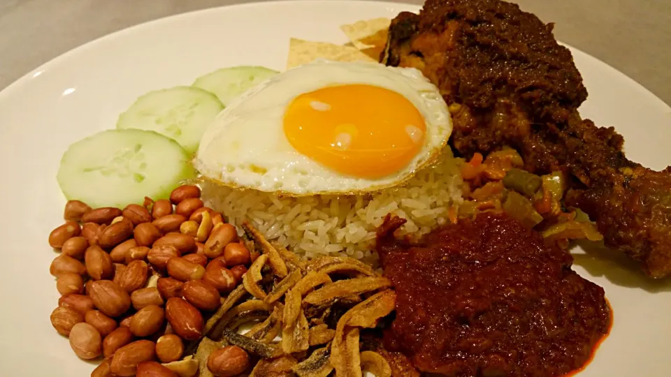 Rendang Chicken Nasi Lemak|iamweisiongさん