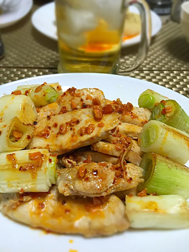 Chicken breast and naga negi with garlic raayu sauce. 🍺|judith sawahataさん