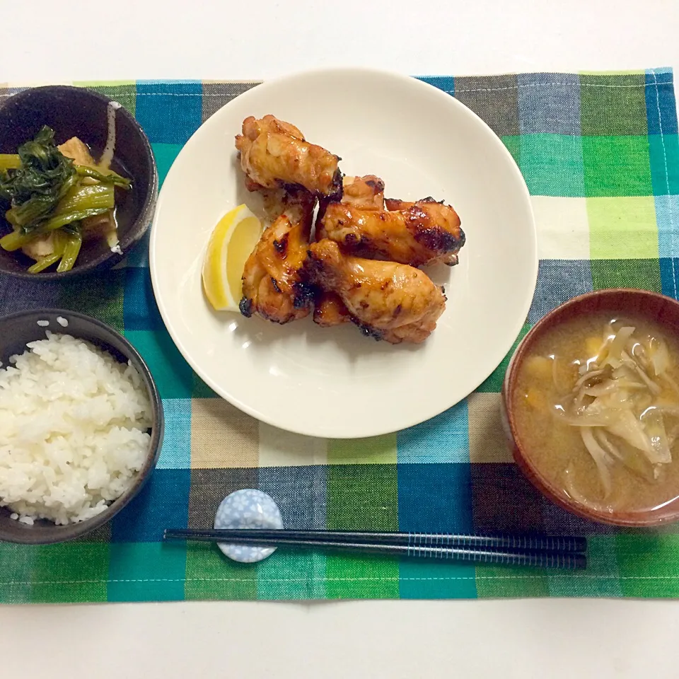 ＊旦那さんの晩御飯＊ご飯・いろいろ野菜の味噌汁・手羽元の蜂蜜醤油照り焼き・小松菜と厚揚げの煮浸し|髙榮 杏奈さん