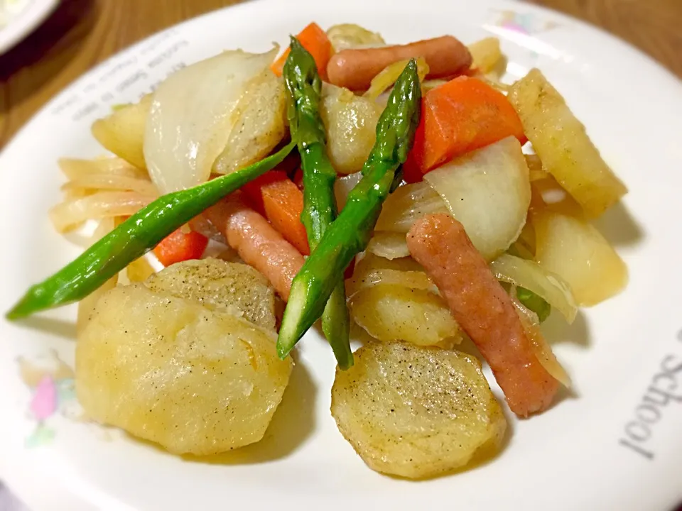 おじゃが ホクホク🎵  アスパラ シャキッと温野菜サラダ|Hiroko Suzukiさん