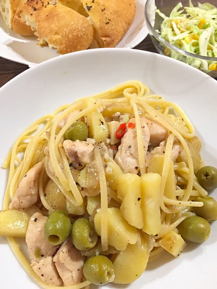 オリーブとササミとじゃかいものリングイネ|えさん