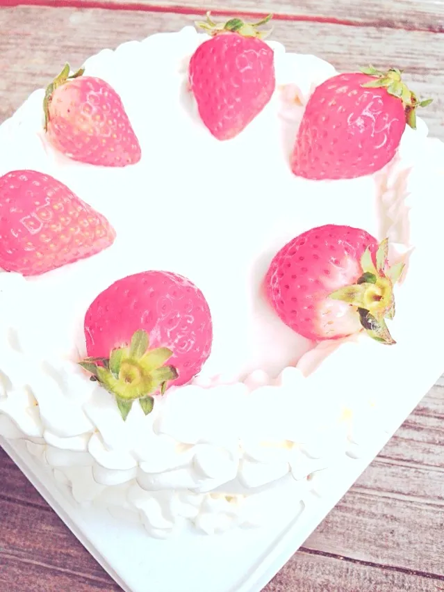 イチゴのショートケーキ🍓|Runaさん