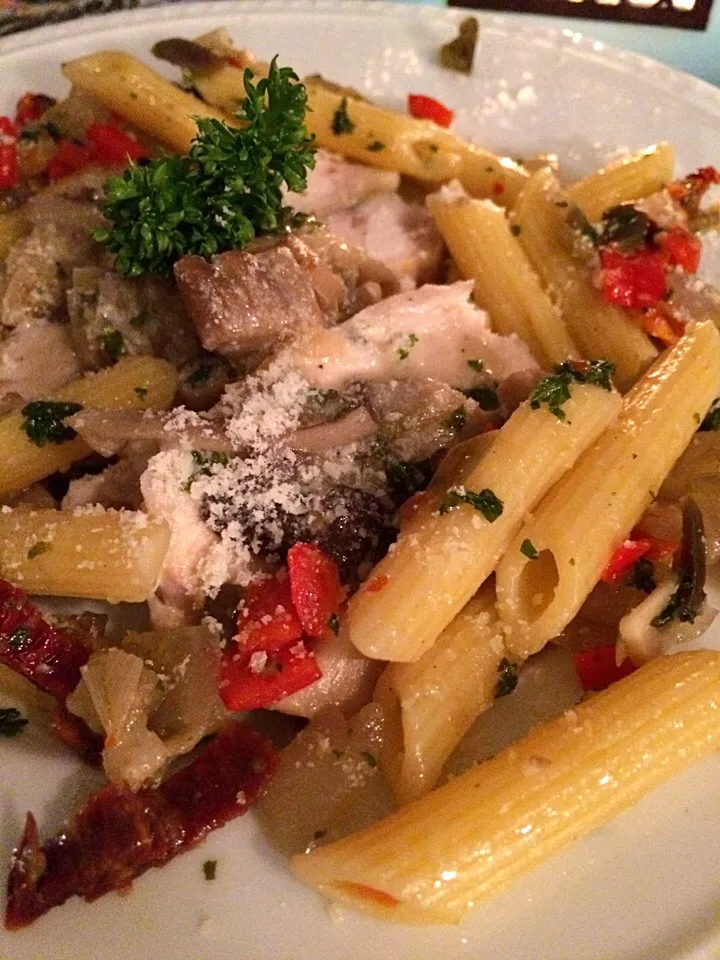 Snapdishの料理写真:Grilled chicken with Mushrooms sauce and Penne a la Primavera lunch plate;)|aястасияさん