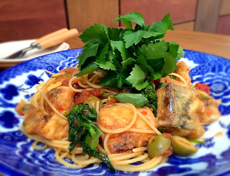 塩鯖と菜の花と自家栽培三つ葉のプッタネスカ気味パスータʕ-̼͡-ʔ🍝|七海さん