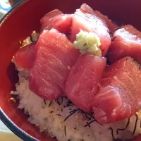 Snapdishの料理写真:本マグロのぶつ切り丼 ☆|alohasantaさん