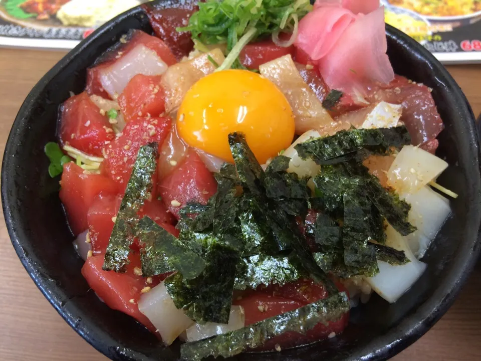 Snapdishの料理写真:海鮮ユッケ丼( ´ ▽ ` )ﾉ|金本 宗義さん