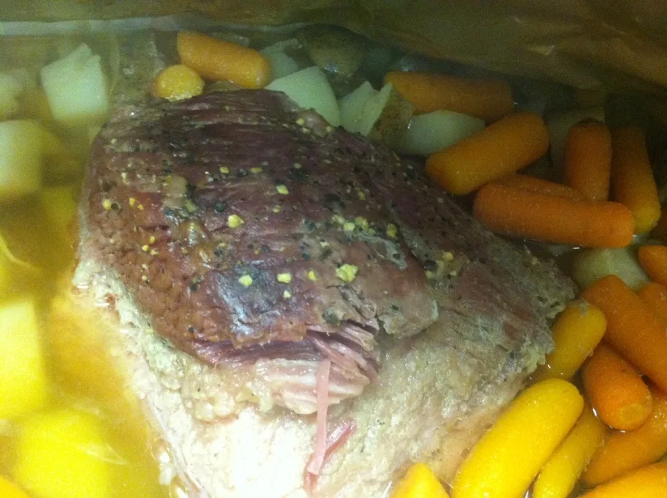 Corned beef brisket with smoked carrots and cabbage|Michelle Crystal Vannさん