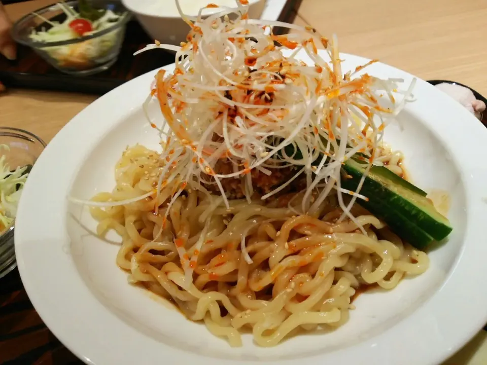 Snapdishの料理写真:汁なし坦々麺|Yuichi Sakaiさん