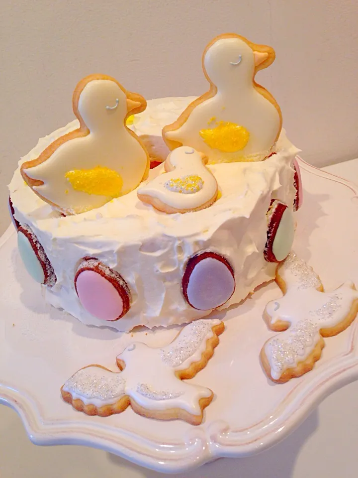 Snapdishの料理写真:Baby shower cake|Risa Takahashi Georletteさん