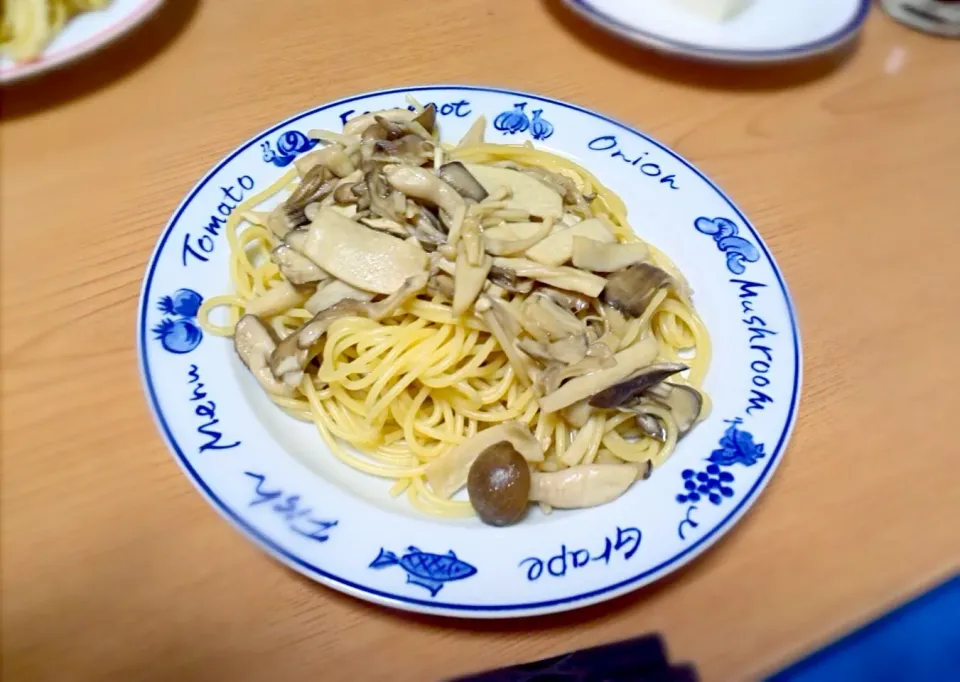 きのこの和風パスタ🍴|ぉーぎ。さん