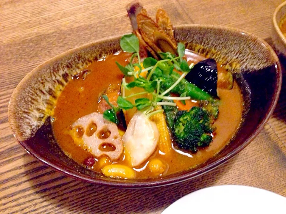 皮がパリッとしたチキンと野菜のカレー|ハギーさん