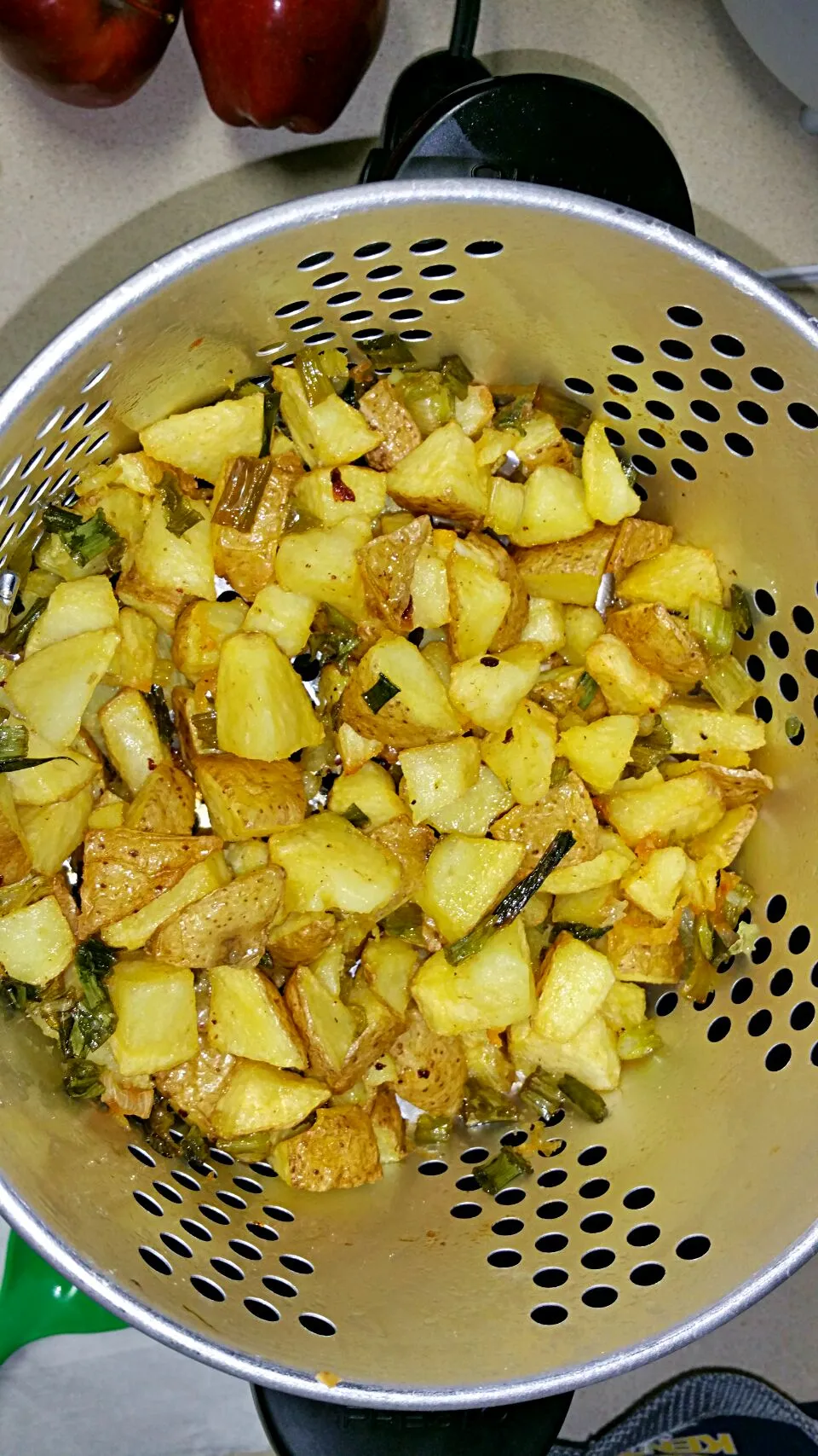 Home Fries. Saturday Breakfast. #potatoes #greenonions|Kellea Tibbsさん