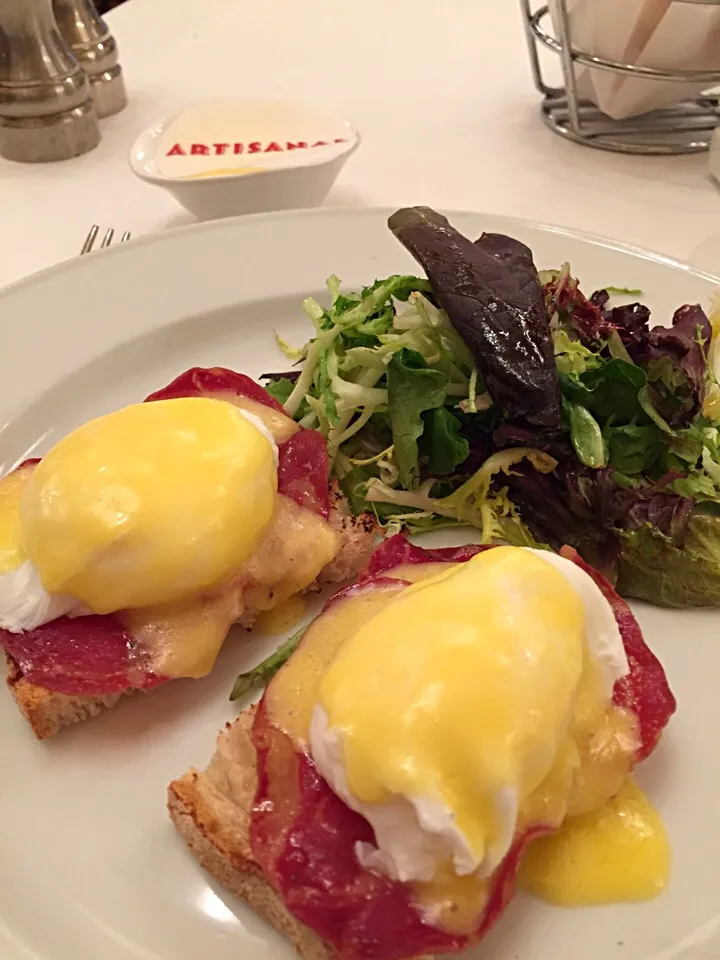 Eggs Benedict with copa|lauren shannonさん