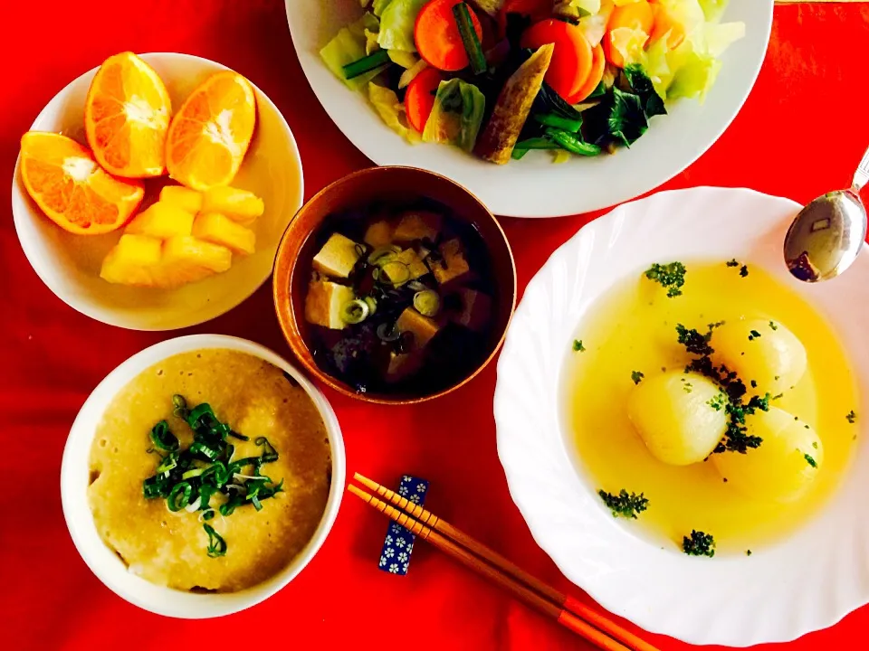 朝ごはんは勝負飯^_^🎶👍野菜づくし🎶👍                               自然薯すりおろしごはん            冷凍トーフとワカメの味噌汁    オニオンコンソメスープ          フルーツ                                   温野菜🎶👍    |はみちゃんさん