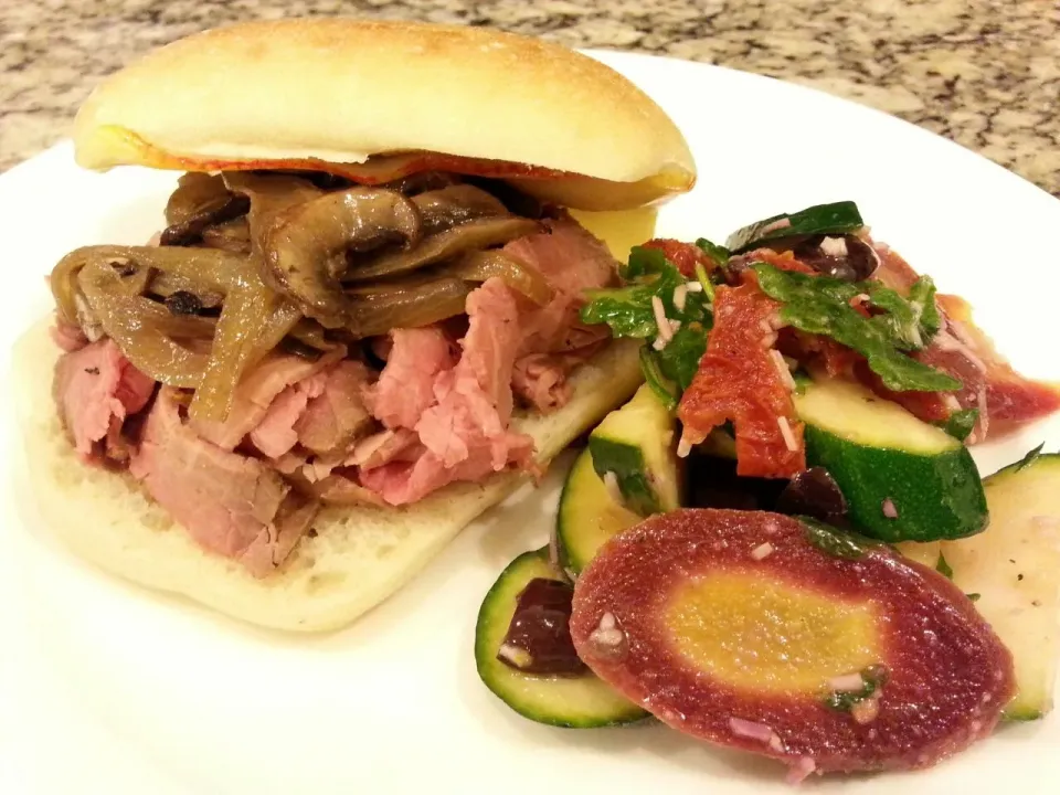 Roast beef sandwich and Tuscan zucchini salad|Chef On Qさん