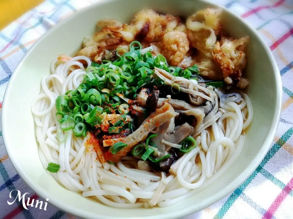 Snapdishの料理写真:あのお店の『きのこ麺』を真似っこ♡ズボラversionです(≧▽≦)今日はかき揚げ乗せ!!|key♪さん