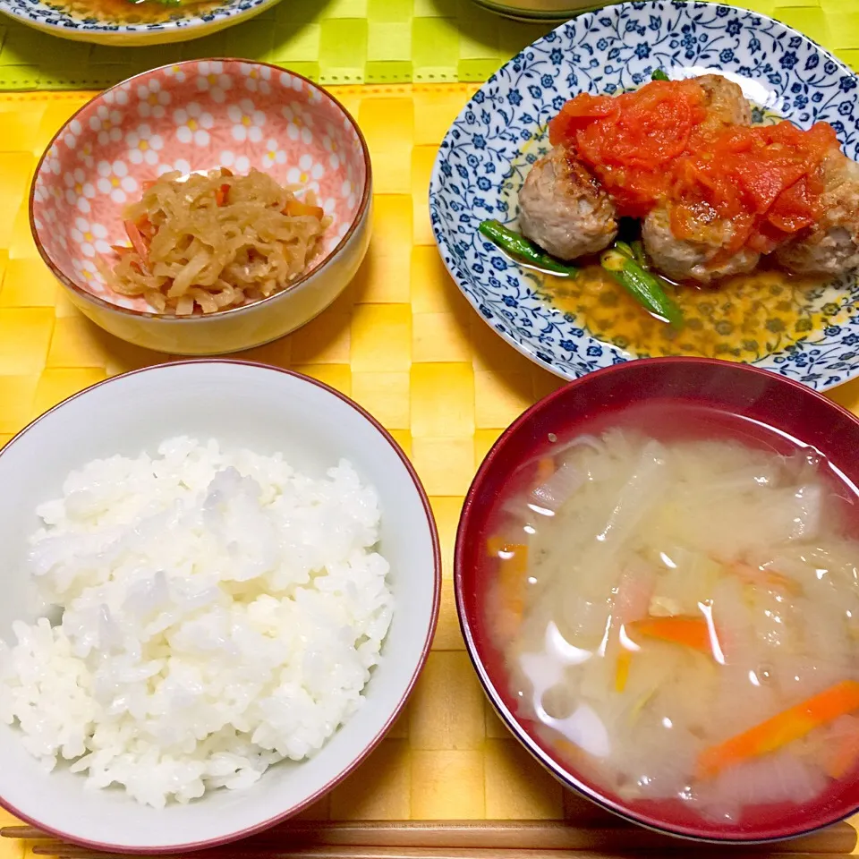 切り干し大根の煮物、肉団子のトマトソースかけ、白菜と人参のお味噌汁|舐め子さん