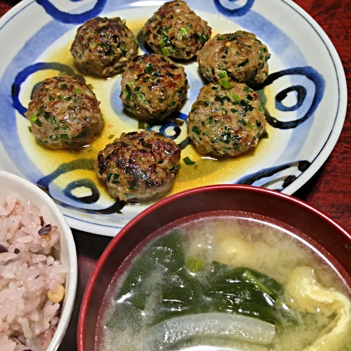 ニラつくね＆油揚げと大根とほうれん草の味噌汁|ともえさん