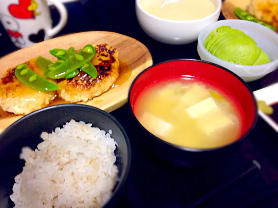 豆腐ハンバーグと、麦ご飯のお夕飯|ゆかりさん