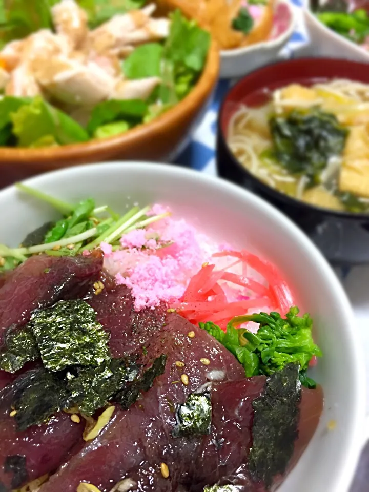 カツオの漬け丼。|もじゅさん