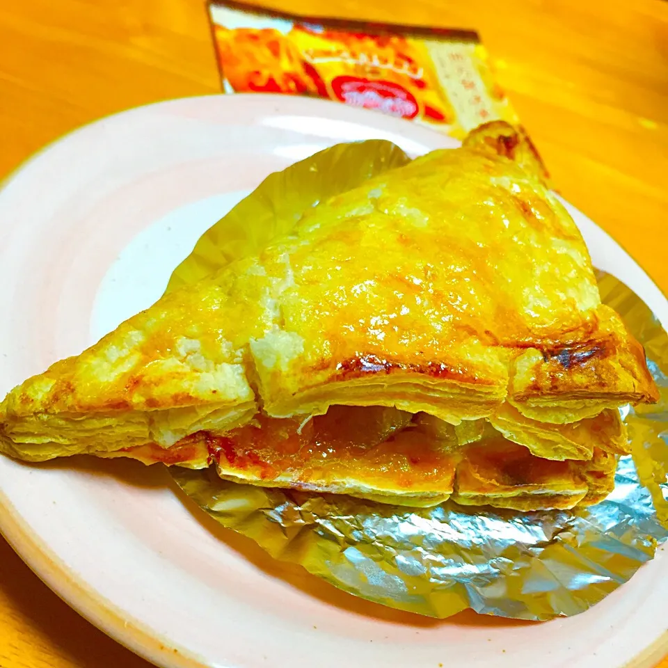 Snapdishの料理写真:焼たてアップルパイの店かぐらじゅ アップルパイ|カウンター嬢さん