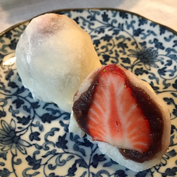 Snapdishの料理写真:苺大福🍓|腹ペコリーナさん