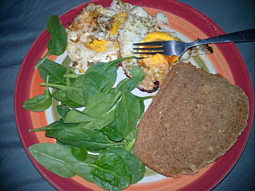 Fried eggs, homemade bread, and raw spinach #Breakfast/Brunch|Dawn Nelsonさん