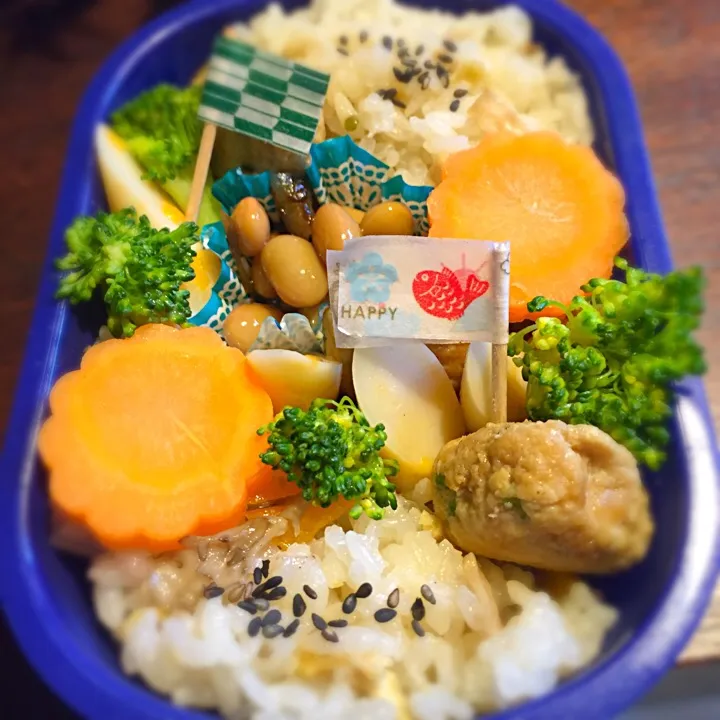 Snapdishの料理写真:春だぜ！炊き込みだぜ！今日もガムバレ弁当！|Mika Moriさん