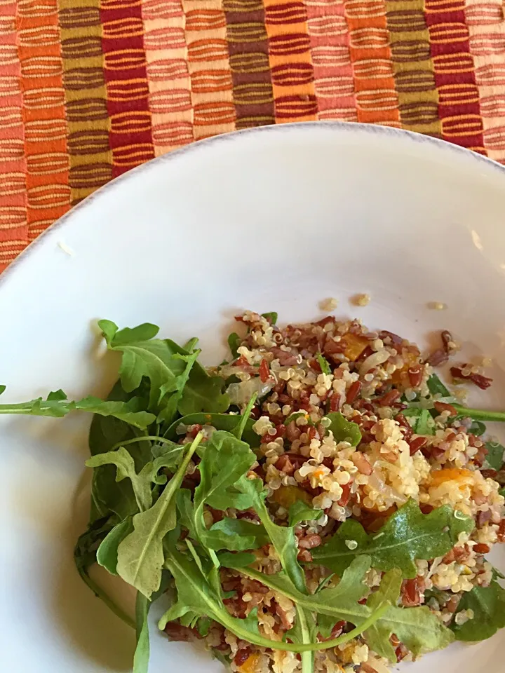 quinoa, red rice salad with pistachio, apricot, orange, and arugula|Matthew Cashenさん