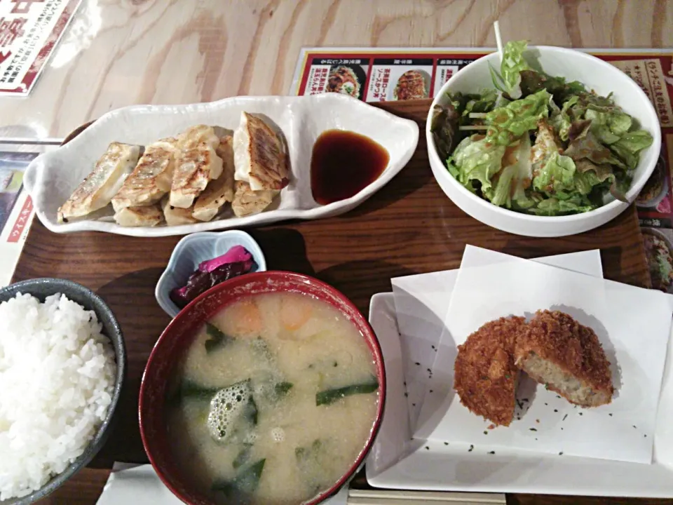 黒豚焼き餃子ランチ|大石さん