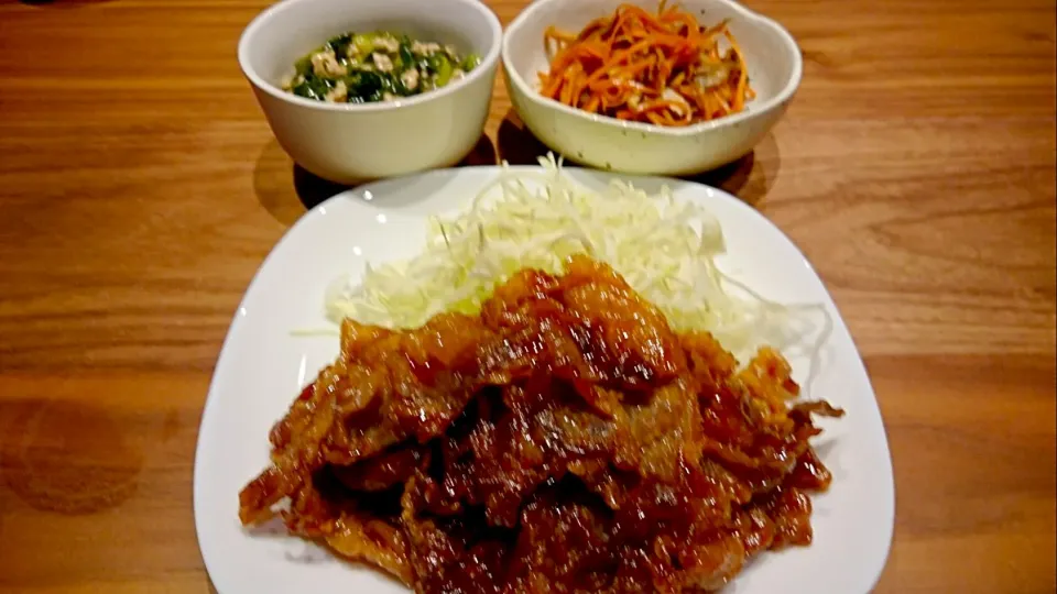 豚肉の韓国風照り焼きと人参と舞茸のナムルと小松菜そぼろあんかけ|あやかさん