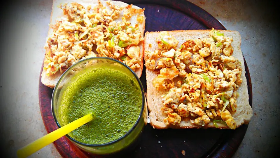 spicy green scrambled eggs green smoothie.|Team237さん