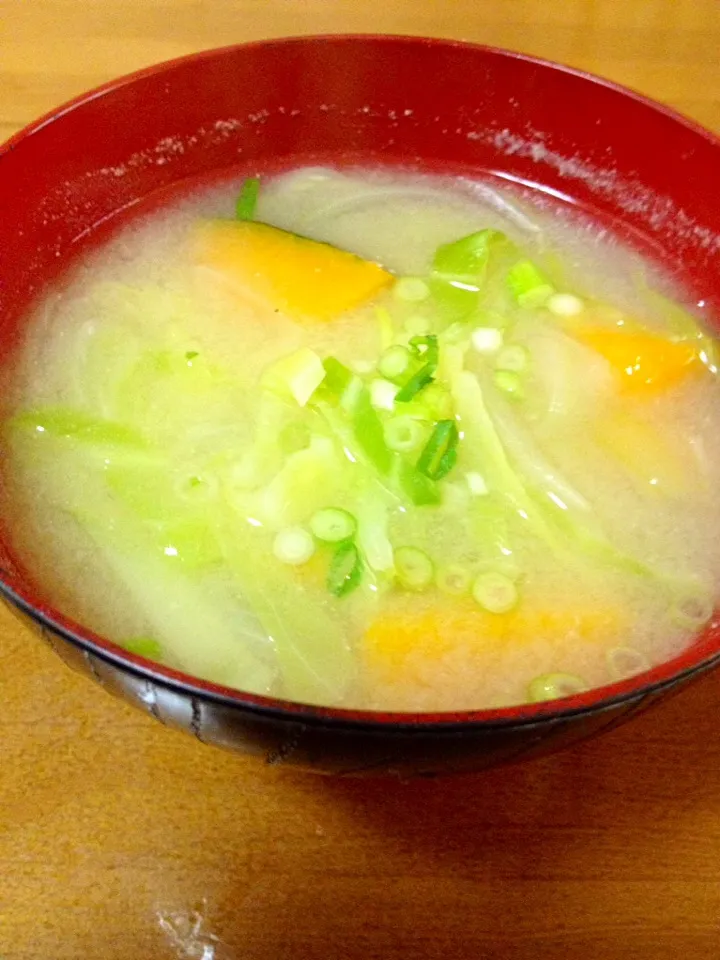 かぼちゃの味噌汁🍲残り野菜で|まいりさん