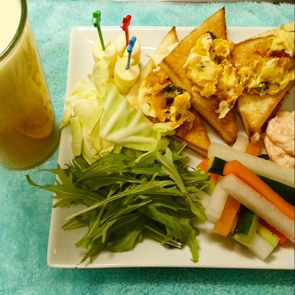 Pumpkin open sandwiches...veggies...mango milk|roseさん