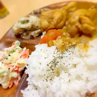 Snapdishの料理写真:チキンカレー|Nanayo Takeyasuさん