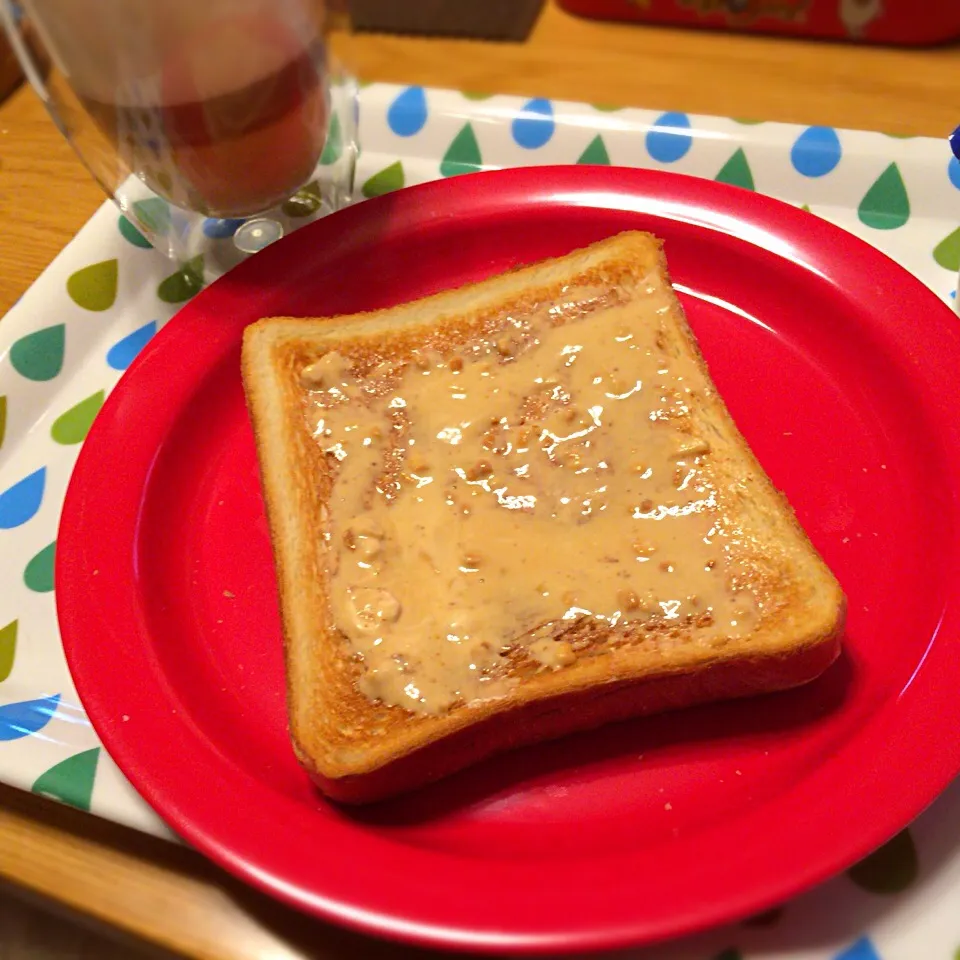 Snapdishの料理写真:ピーナツクリームトースト カフェラテ ヨーグルト|さるさん