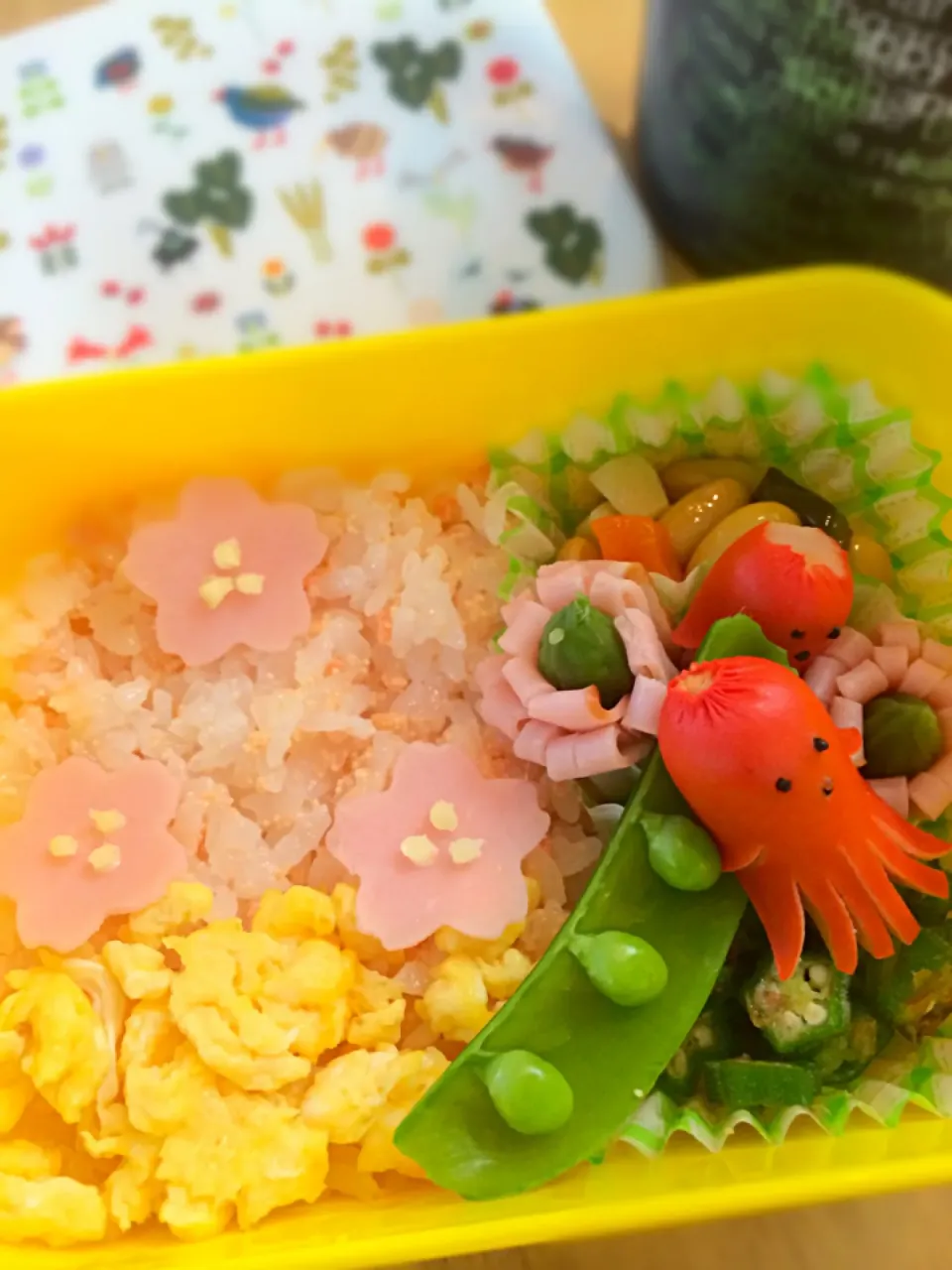 Snapdishの料理写真:月イチ愛情弁当の日⭐️菜の花畑と桜の春弁当🌸|ふーふばーだーさん