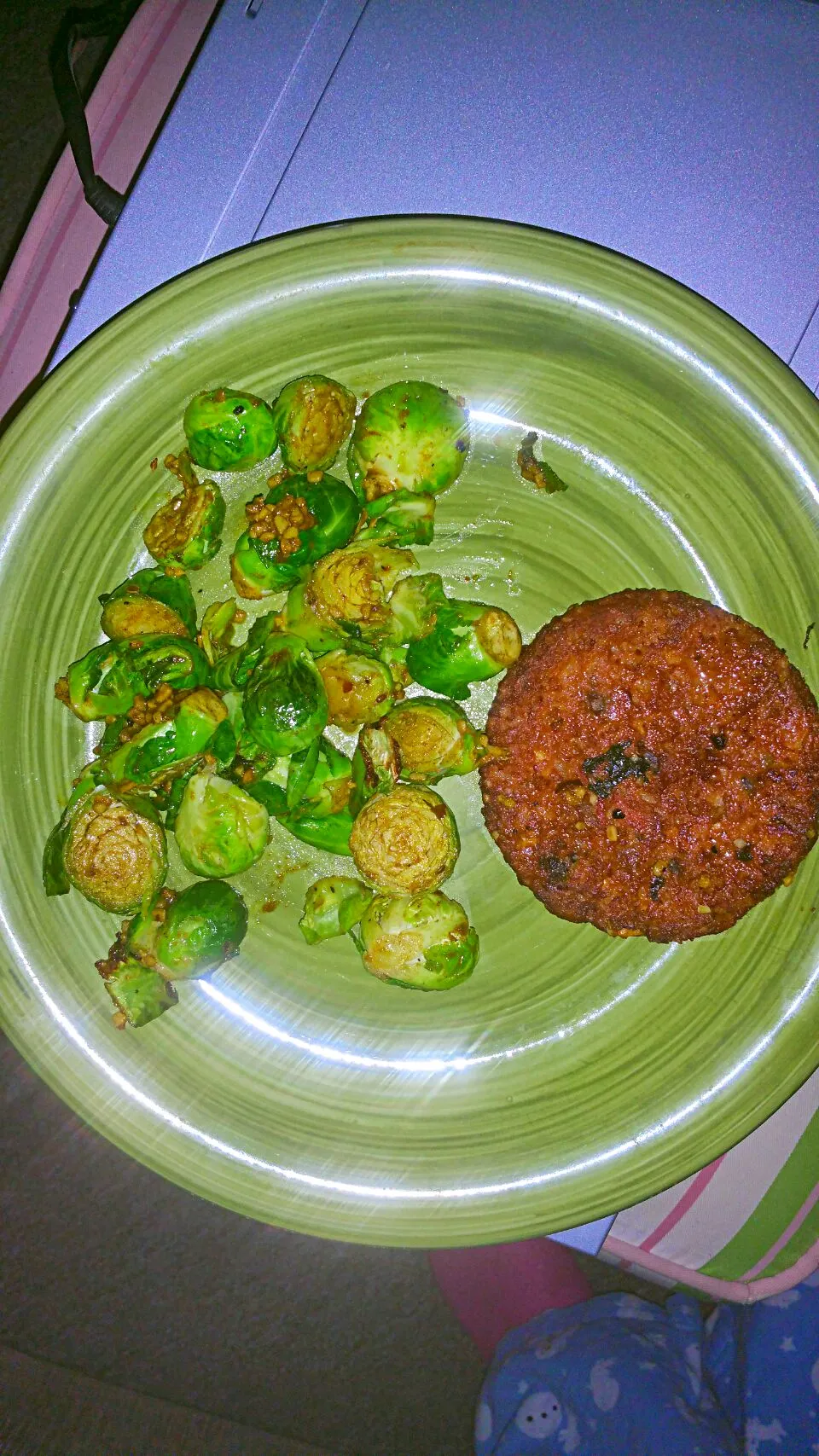 Black Bean Chipotle Veggie Burger  (Morning Star) and sautéed Brussel Sprouts #Vegetables #MeatlessMonday|Kellea Tibbsさん