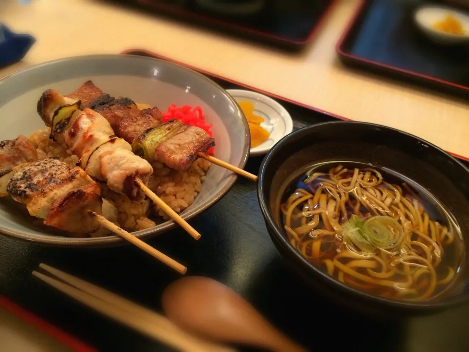 やきとり丼 ハーフそば|さとうさんさん