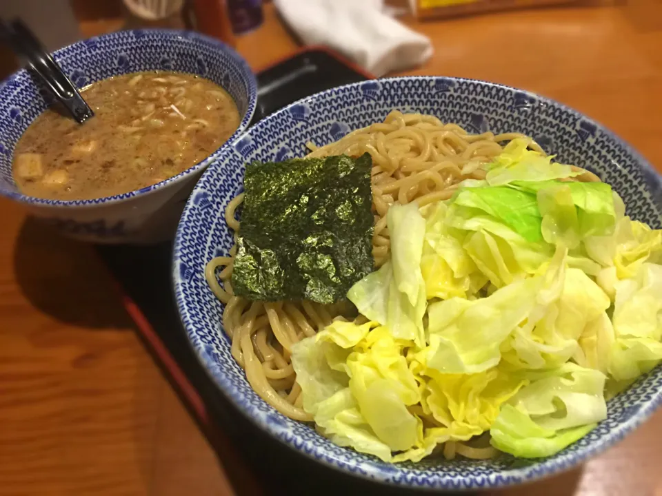 胡座 濃厚つけ麺特盛 熱盛り キャベツトッピング|ddr3rdmixさん