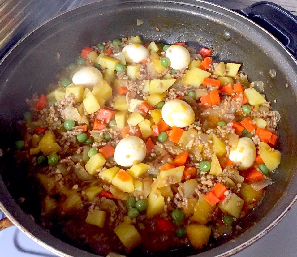 Ground pork with vegies and quail eggs. Menudo sauce.|jans floraさん