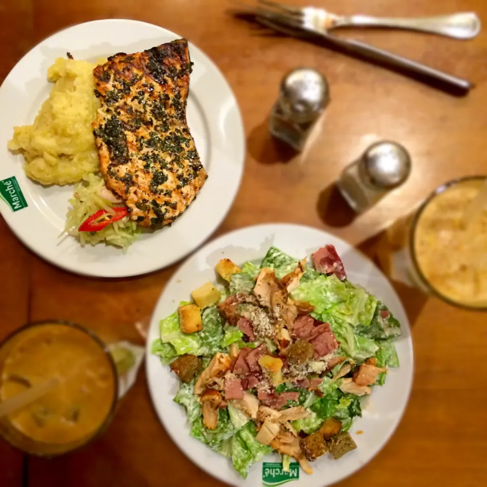 Caesar salad and salmon|Ukie Indonesiaさん