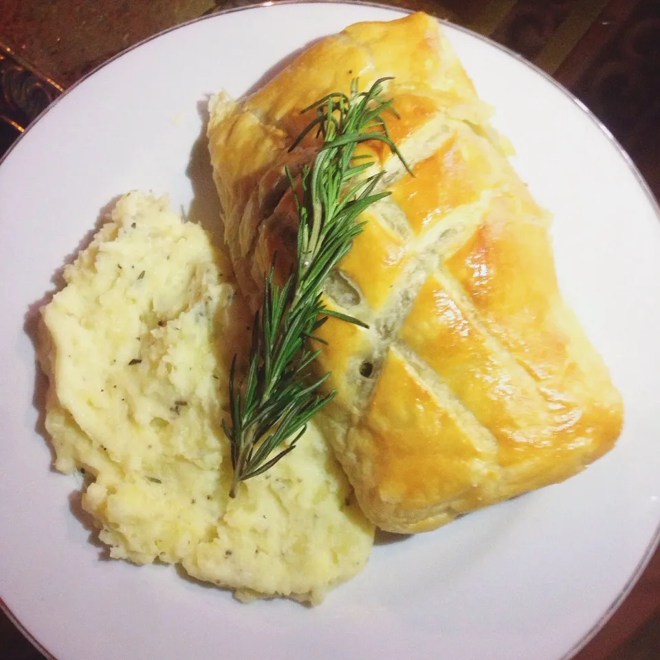 Beef Wellington with Mushroom and Spinach filling|adrianus oetomoさん