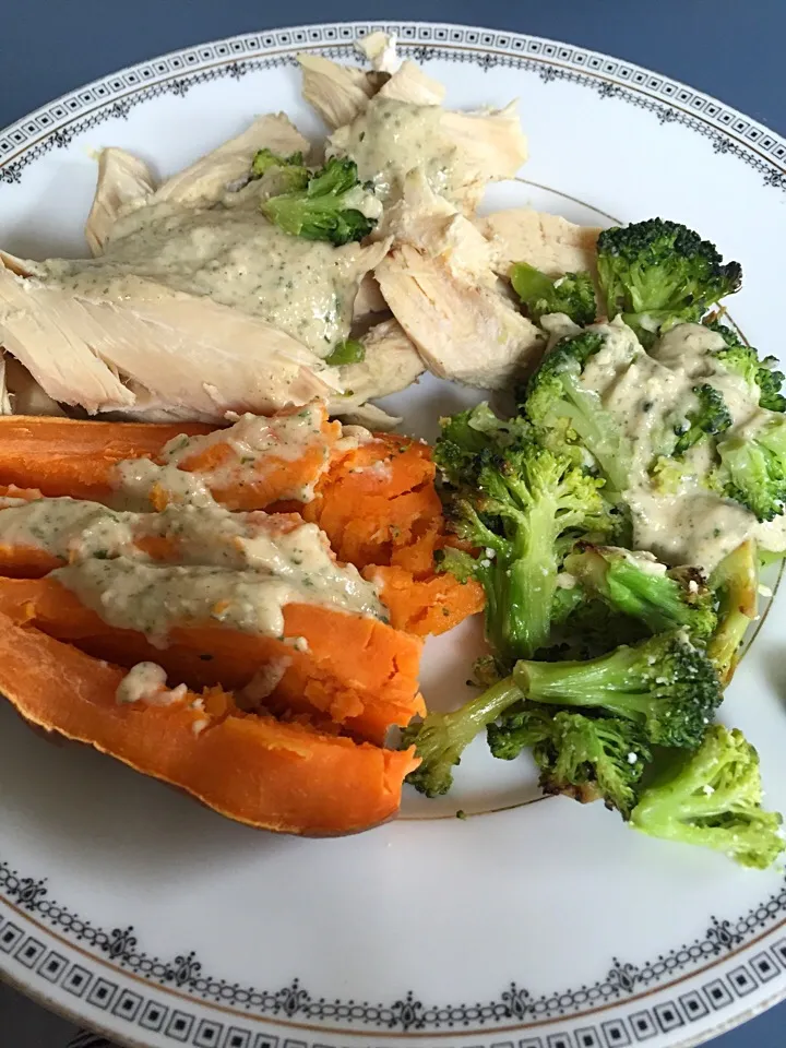 Snapdishの料理写真:Sweet potato, broccoli, roasted chicken with white bean sauce|Ericaさん