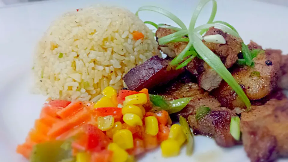 grilled liempo with devil's rice #theroofdeckmusicbarandrestaurant|Jhave Oyaさん