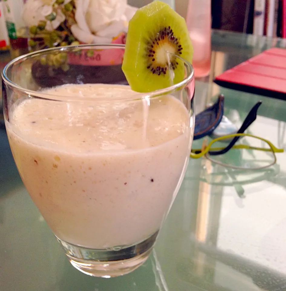 Apple Kiwi Banana Smoothie 🍎🍌|💖 ジジ 💖さん