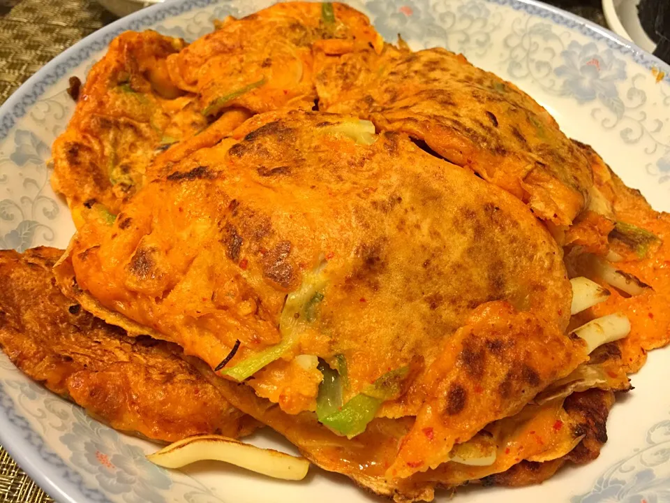 Homemade Korean kimchi pancakes|Jing Ouさん